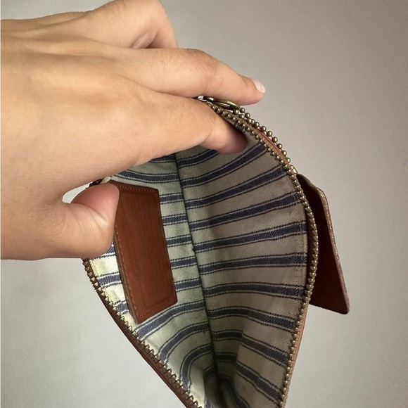 Coach Case 7170 British Tan - Picture 9 of 10